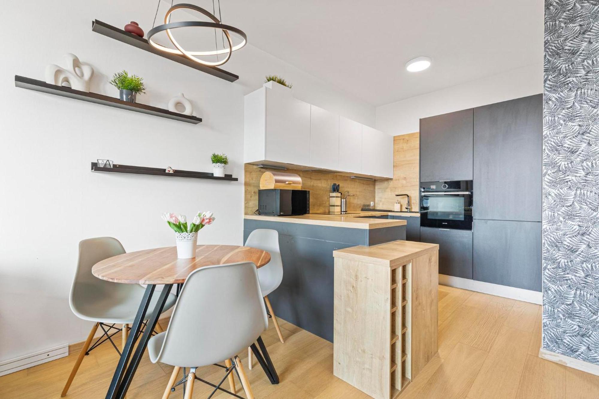 Panorama City Apartment In Downtown Area With Free Parking And Castle View Bratysława Zewnętrze zdjęcie
